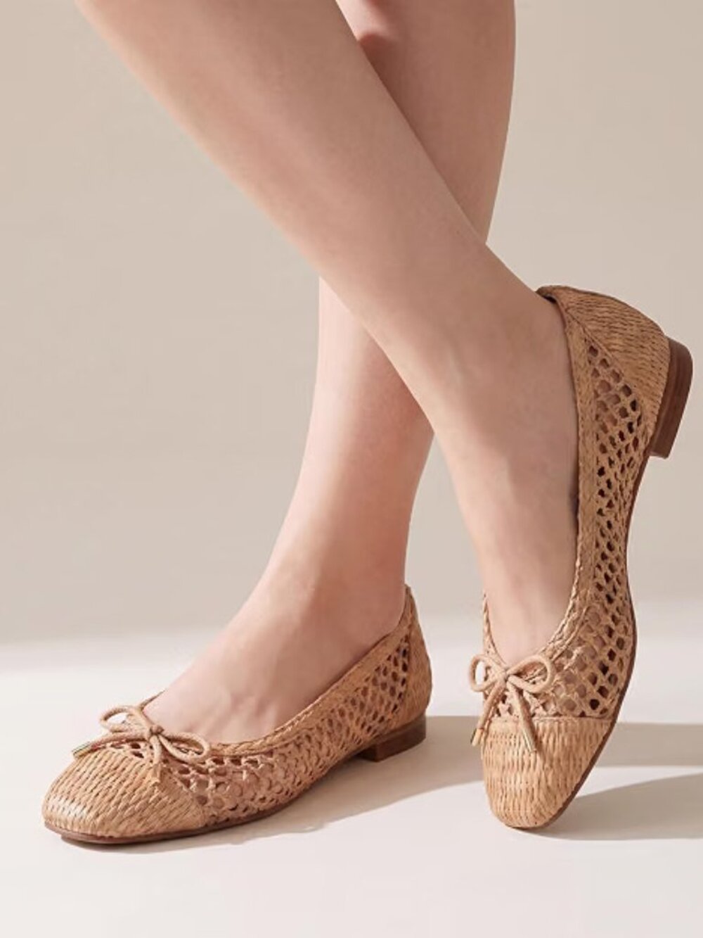 NIB Woven Raffia Slip On Ballet Flats with Bow in Sand Women's Size 7